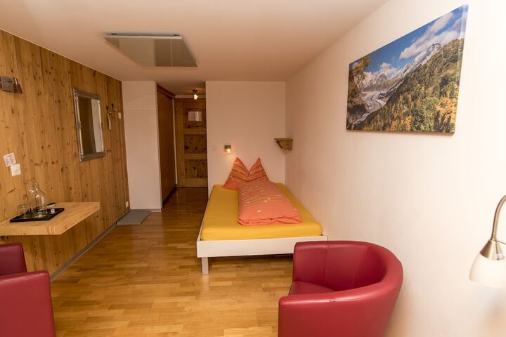 Room 12 of 43