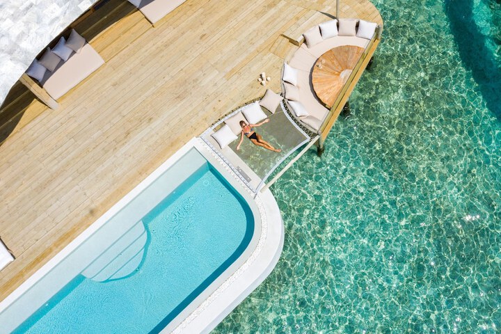 Pool 211 of 376