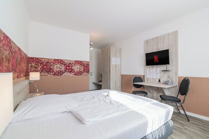 Room 18 of 35