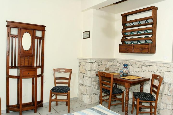 Room 6 of 23