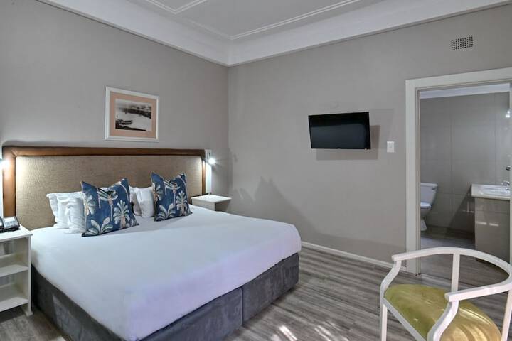 Room 80 of 199