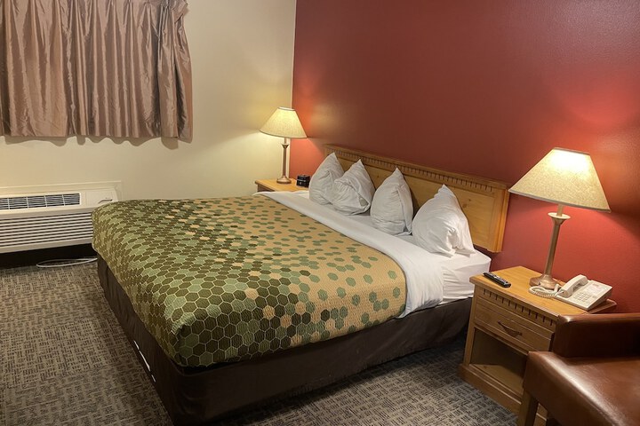 Room 16 of 18