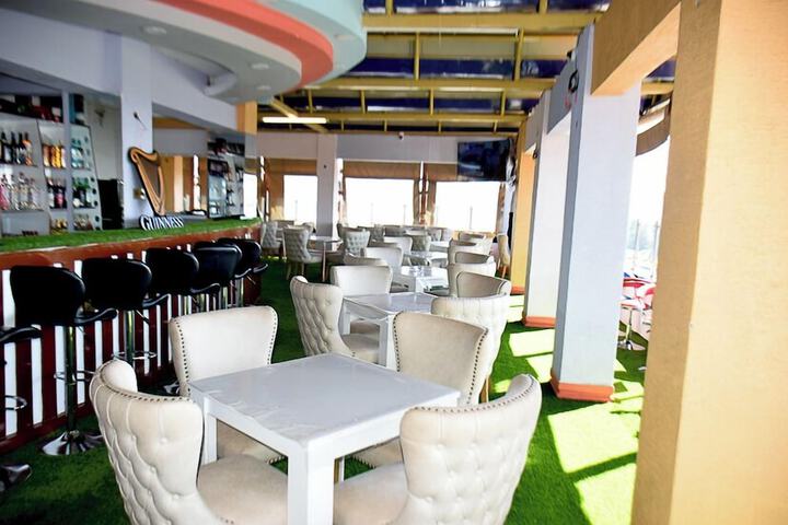 Lounge 97 of 108