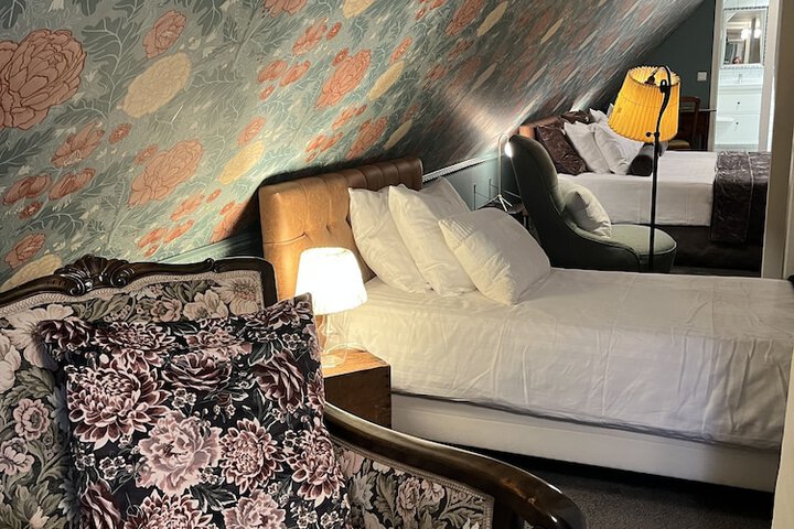 Room 20 of 189
