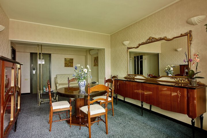 Room 20 of 63