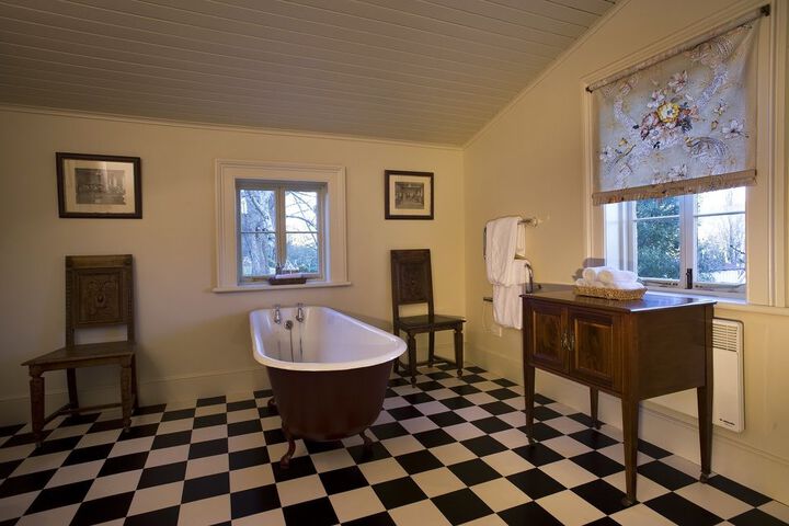Room 43 of 74