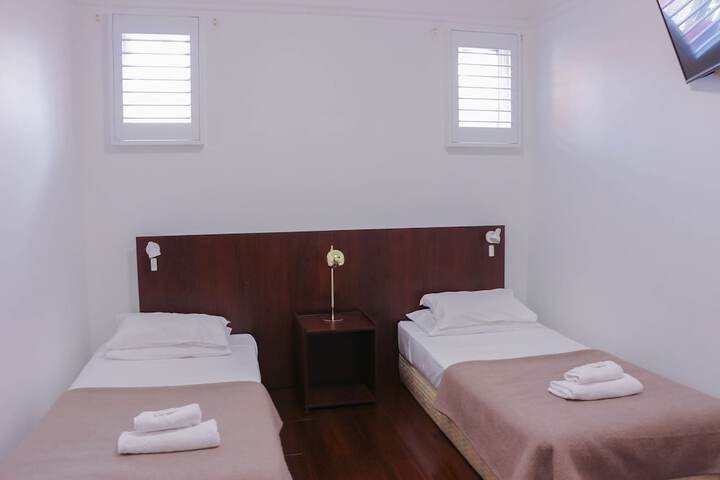 Room 4 of 31
