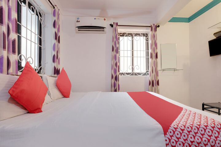 Room 9 of 33