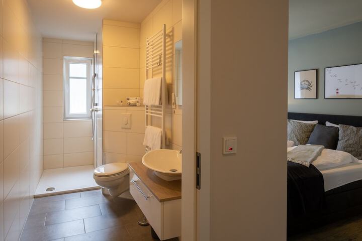 Room 34 of 37