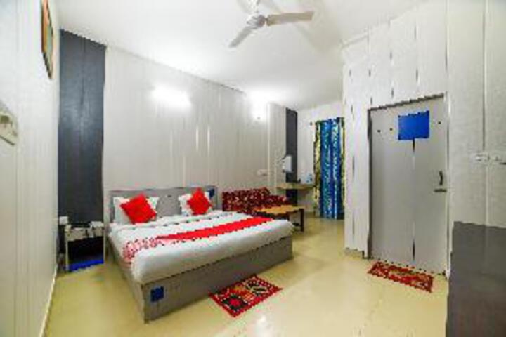 Room 2 of 36