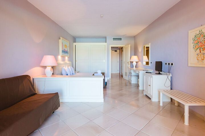 Room 10 of 56