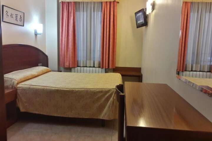 Room 18 of 62