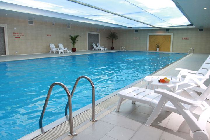 Hotel Pool