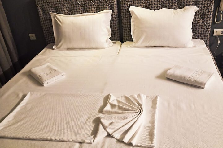 Room 50 of 80