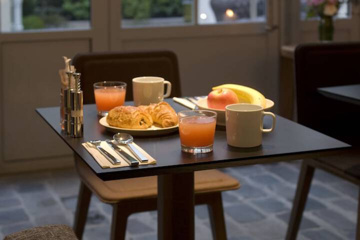 Breakfast/Coffee Service 37 of 63