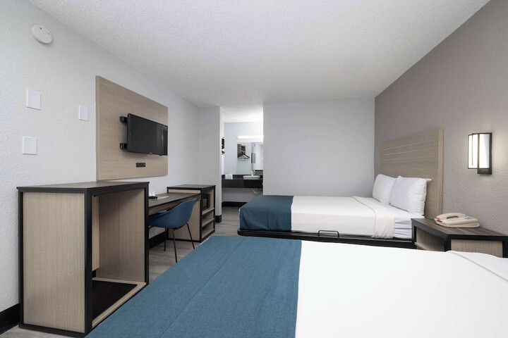 Room 12 of 23