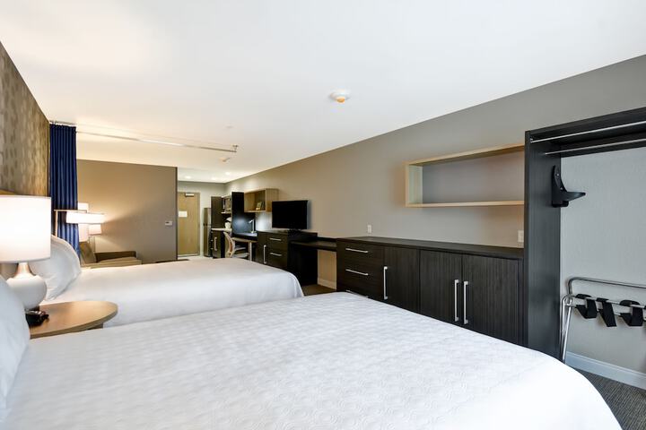 2 Queen Beds Studio (4 of 11)