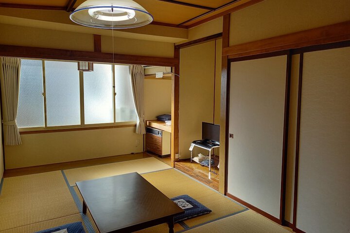 Room 8 of 53