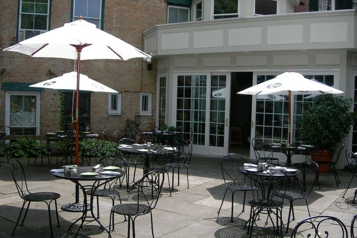 Hotel Exterior 29 of 34