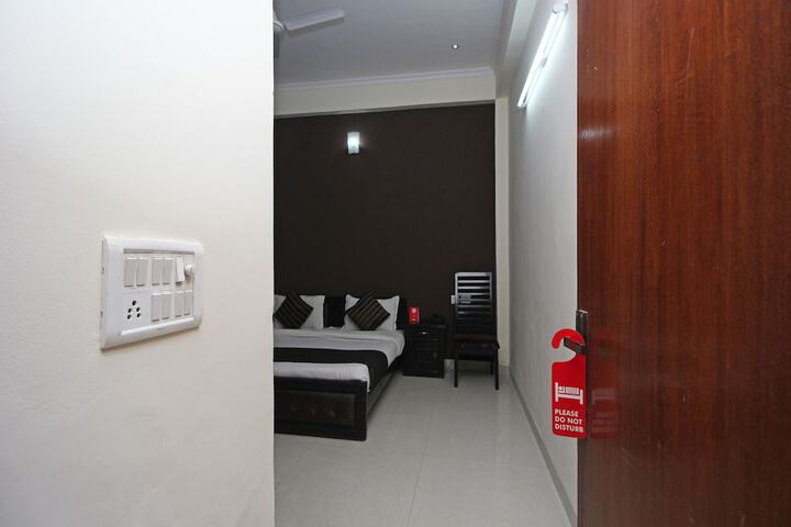 Room 14 of 18