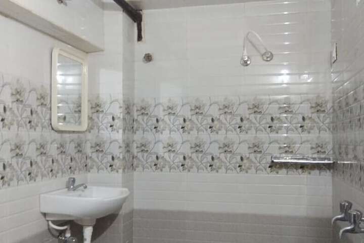 Room 10 of 12