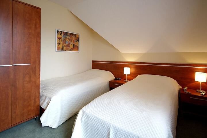 Room 5 of 30