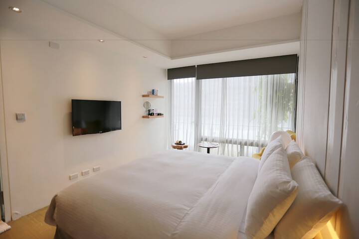 Room 9 of 76