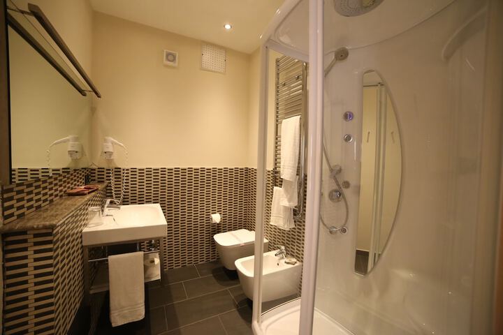 Room 16 of 23