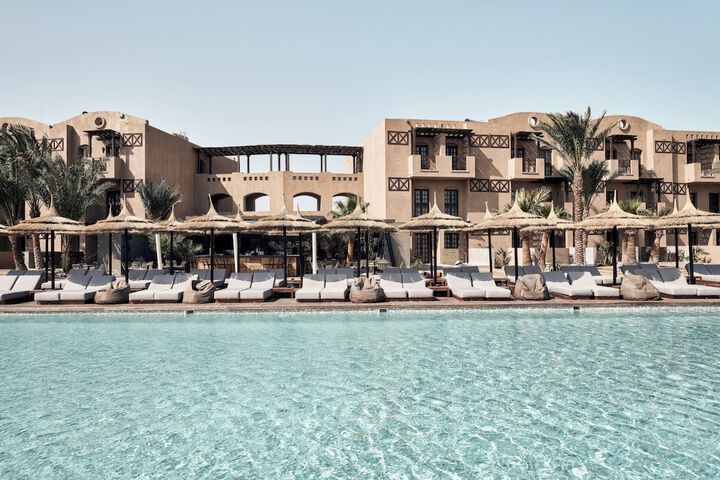 Hotel with Pool