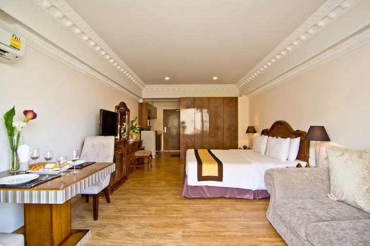 Room 13 of 71