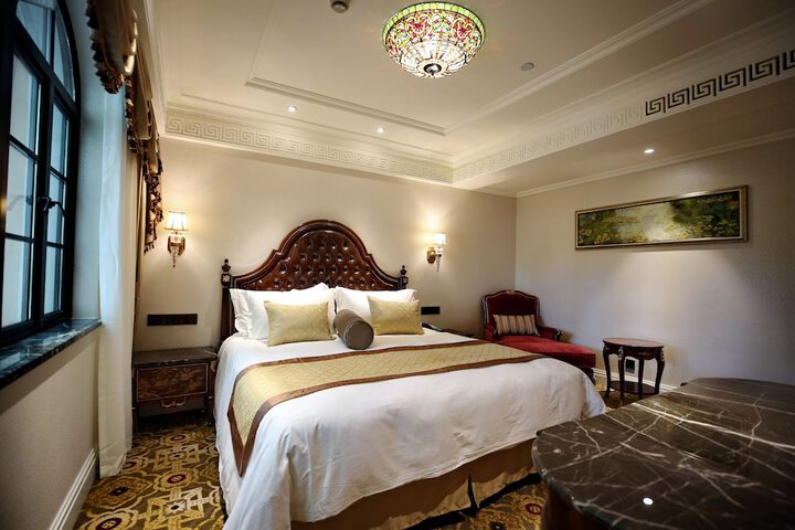 Room 34 of 111