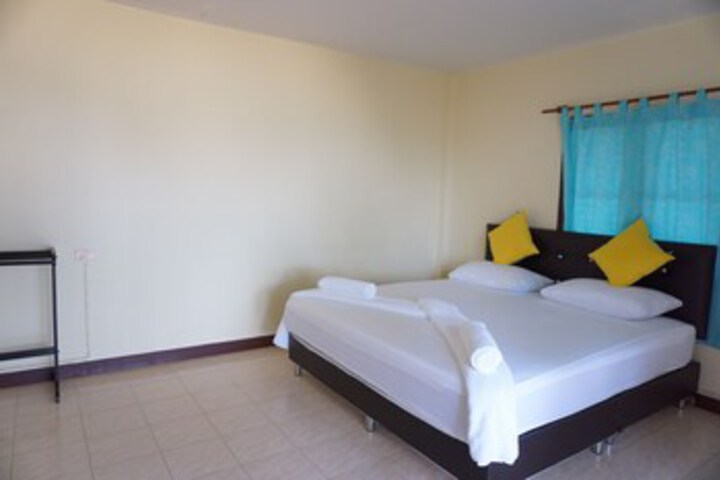 Room 26 of 45