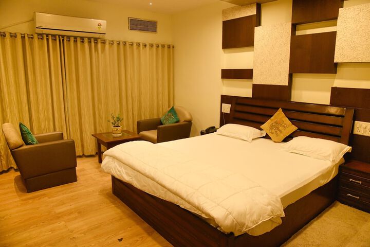 Room 4 of 29