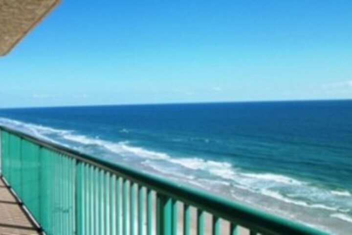 3 BR 3 BA Great ocean views Dimucci Twin Towers 1703 in Daytona Beach Shores, FL