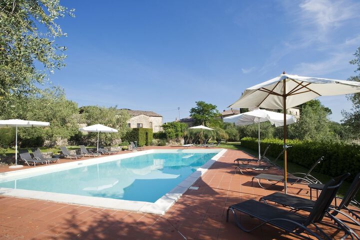 Pool 106 of 142