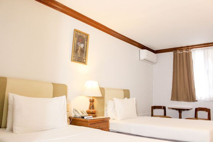 Room 11 of 26