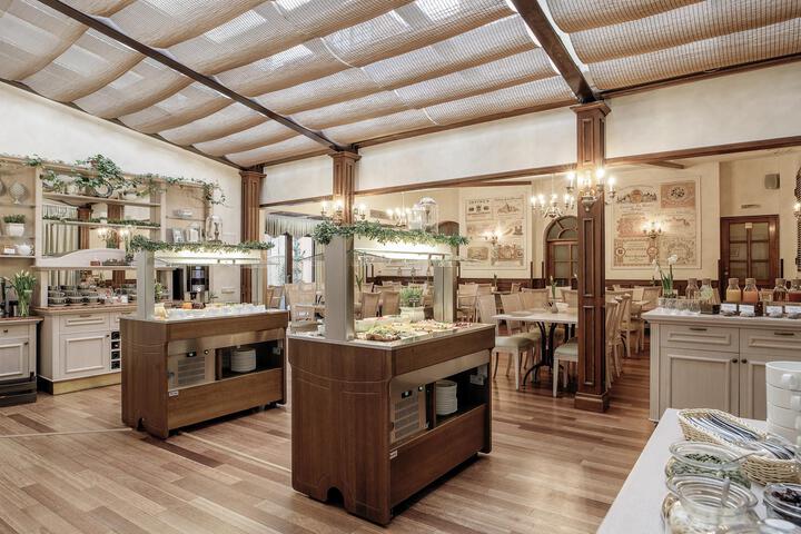 Dining Photos