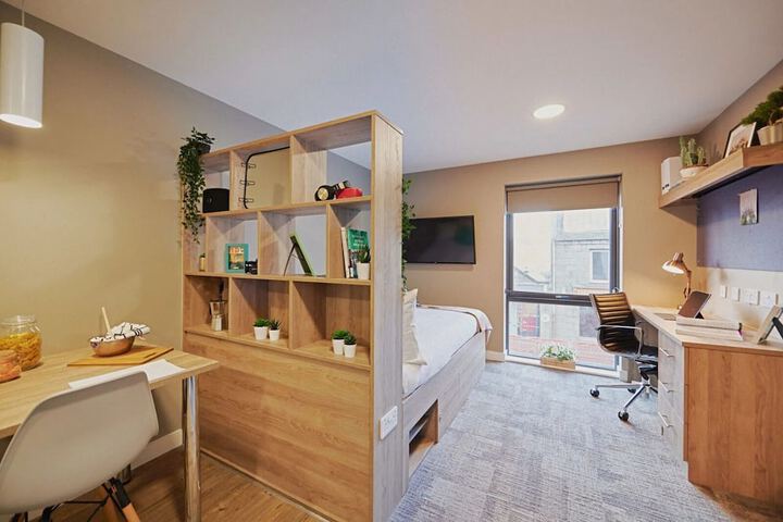Room 7 of 17