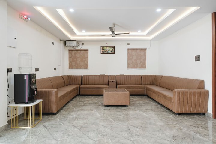 Room 16 of 32