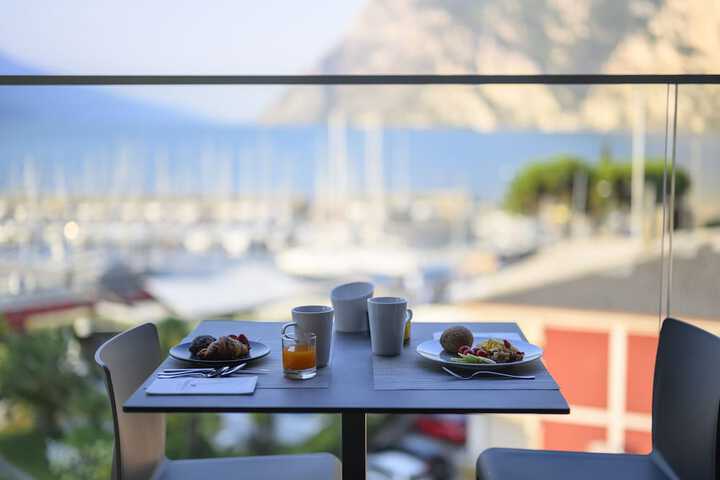 Breakfast/Coffee Service 56 of 71