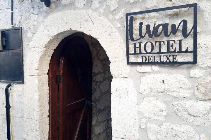 Livan Otel Delux