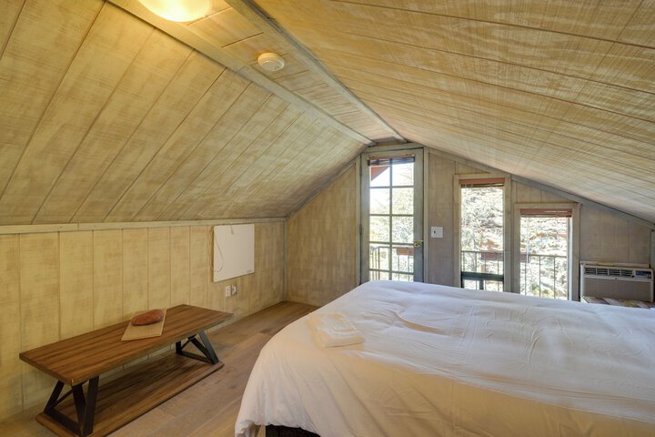 Room 15 of 93