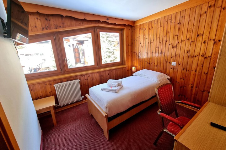 Room 7 of 52