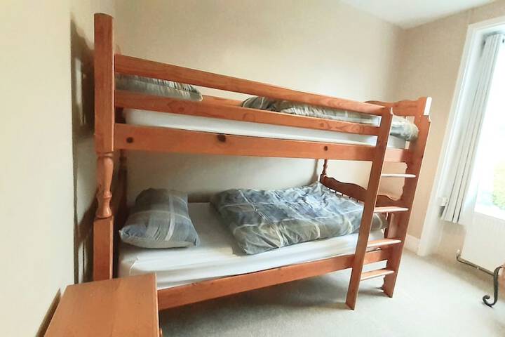 Room 18 of 125