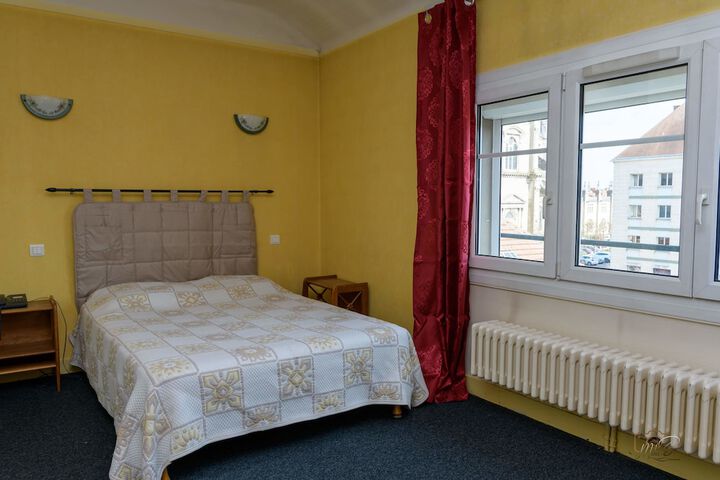 Room 10 of 25