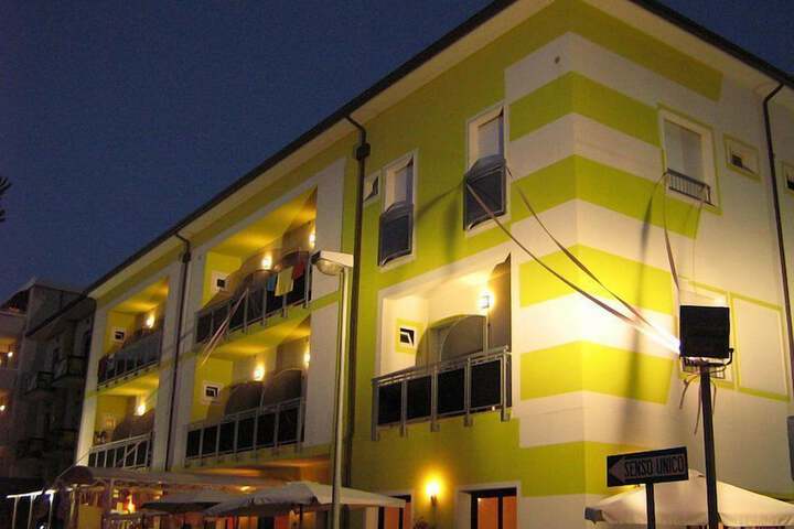 Hotel 18 of 20