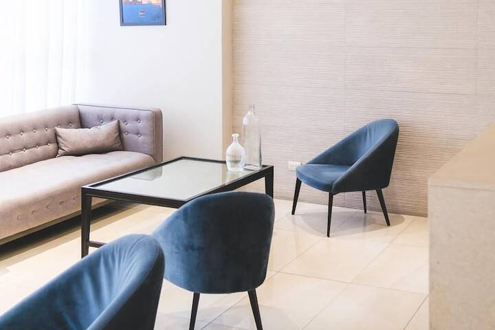 Entrance & Lobby