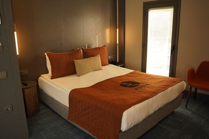 Room 33 of 75