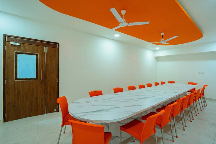 Business Center 39 of 43
