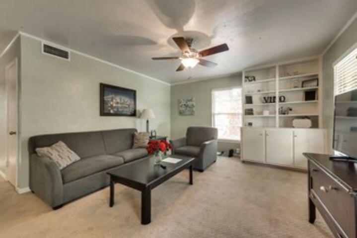 Image of Longhorn Estate 3 BD Arlington Home